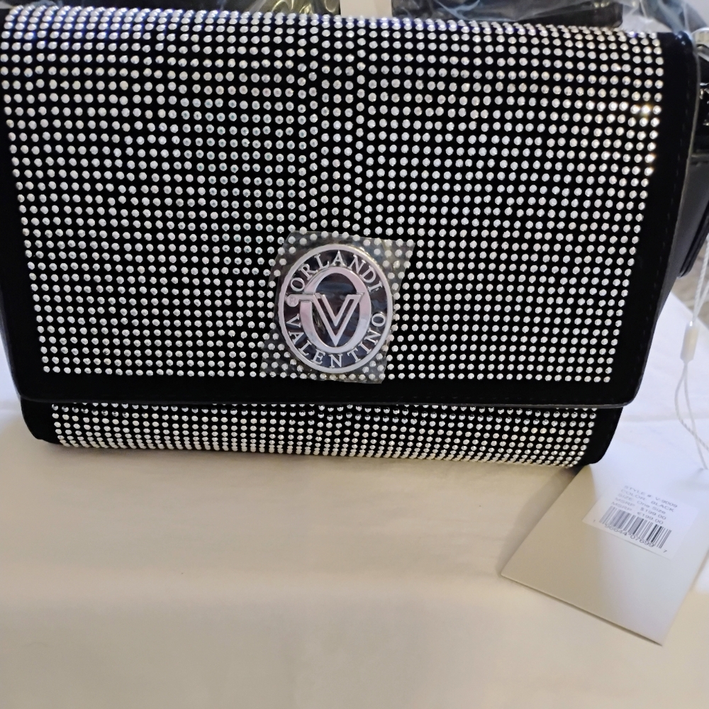 Stylish Purses, Wallets and Wristlets Collection - Picture 13 of 16